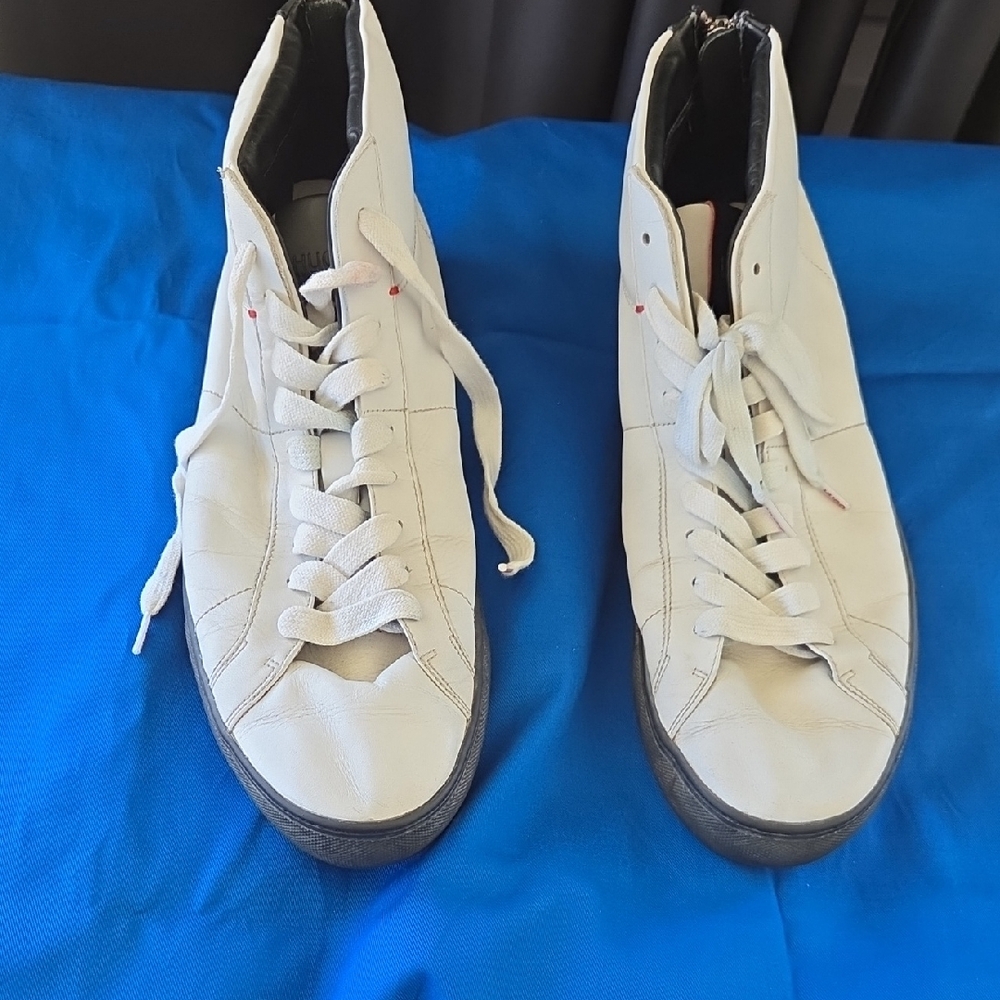 HUGO Size 45 White Leather Sneakers with Black Soles